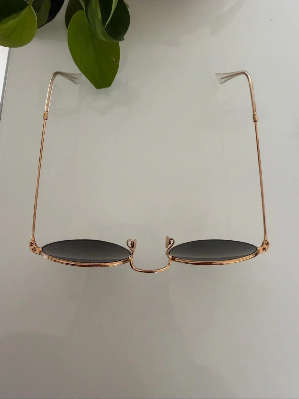 Ray-Ban Gold Frame with Dark Green Lenses Round Sunglasses